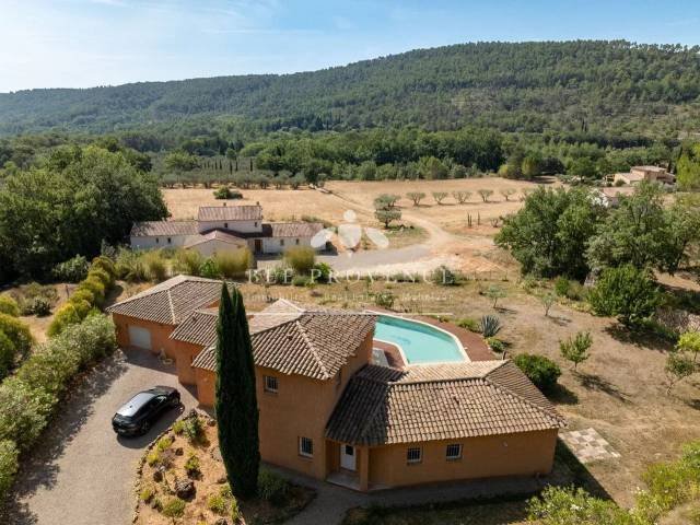 Villa en Salernes, Provenza-Alpes-Costa Azul, Francia 3 - 16296791