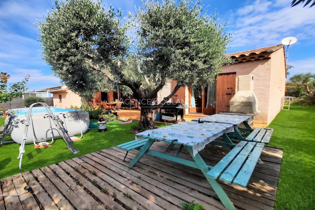 Villa en Saint-Cyr-sur-Mer, Provenza-Alpes-Costa Azul, Francia 1 - 18182251