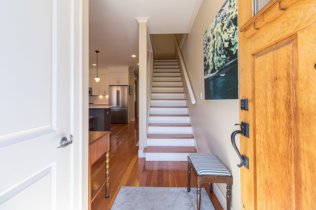House in Victoria, British Columbia, Canada 5 - 18730696