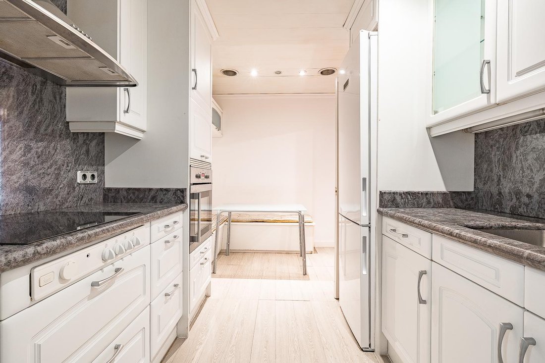 Wohnung in Les Corts, Barcelona, Spanien 3 - 18730463