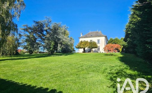 Haus in Ytrac, Auvergne-Rhone-Alpen, Frankreich 1
