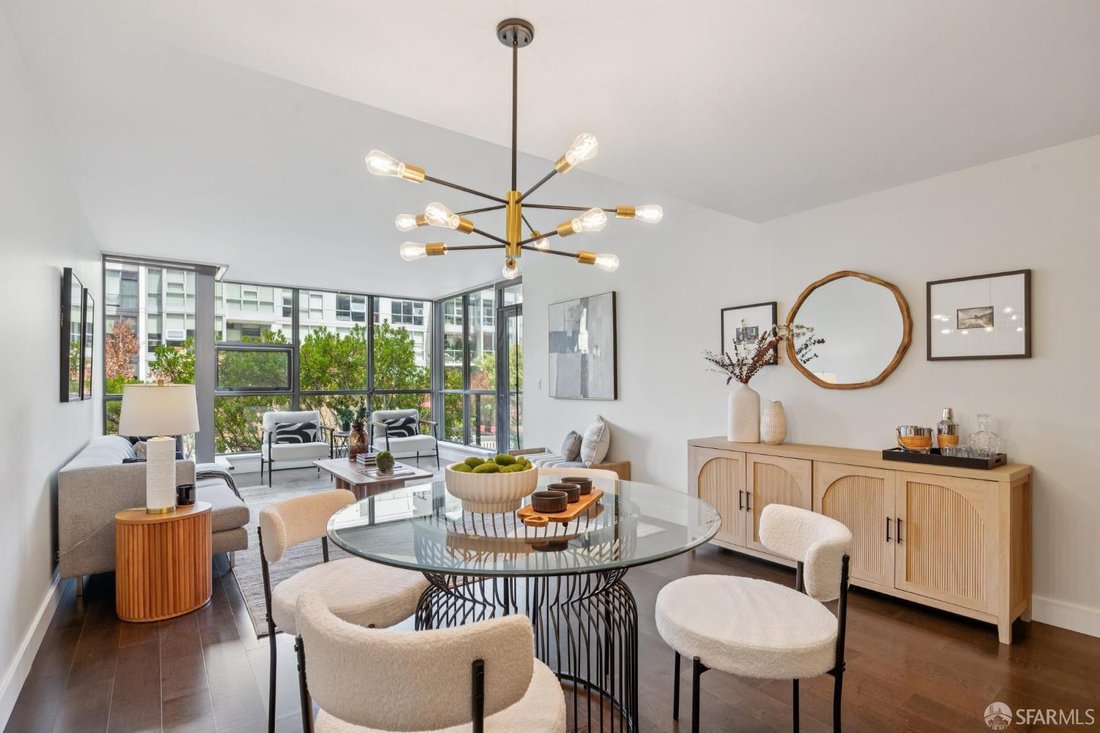 Condo in San Francisco, California, United States 3 - 18729627