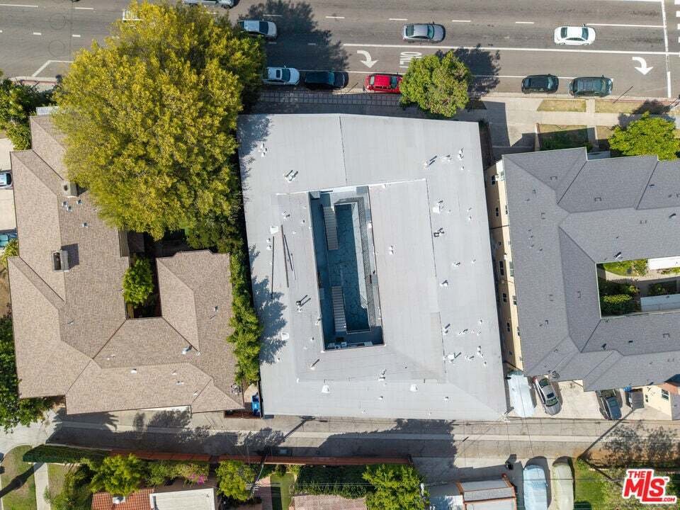 Los Angeles, California, United States 3 - 18729928