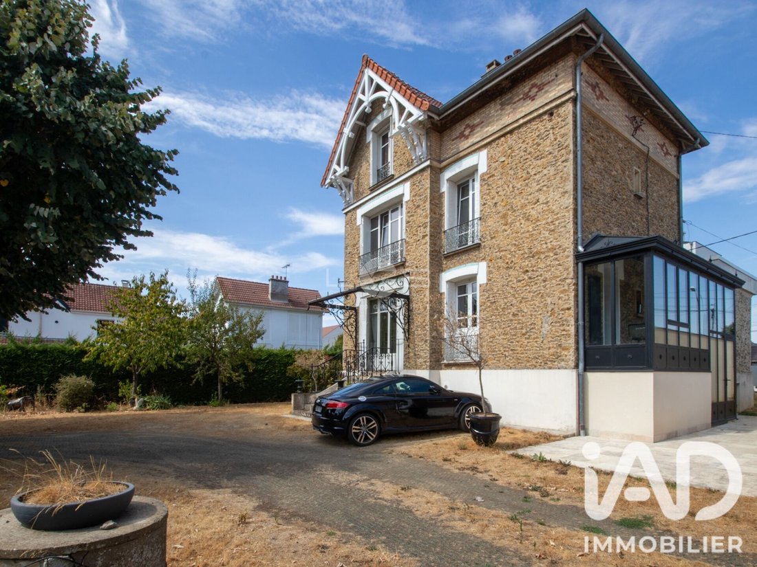 Maison à Les Jondelles, Roissy-en-Brie, France 1 - 18732448