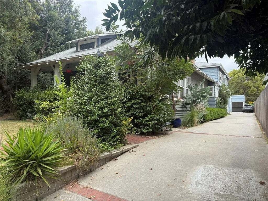 South Pasadena, California, United States 3 - 18324418