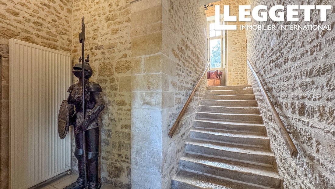 Château à Saint-Hilaire-des-Loges, Pays de la Loire, France 4 - 18730893