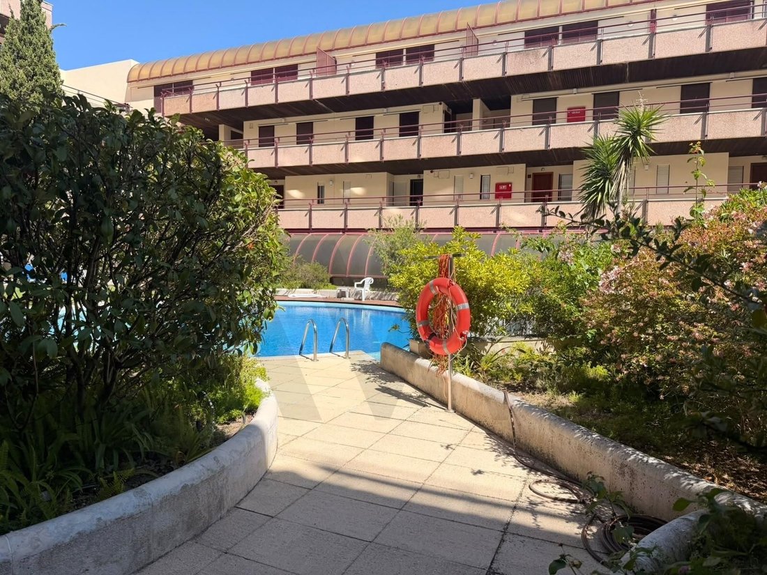 Apartment in Estoril, Cascais e Estoril, Lisbon 2 - 18730892