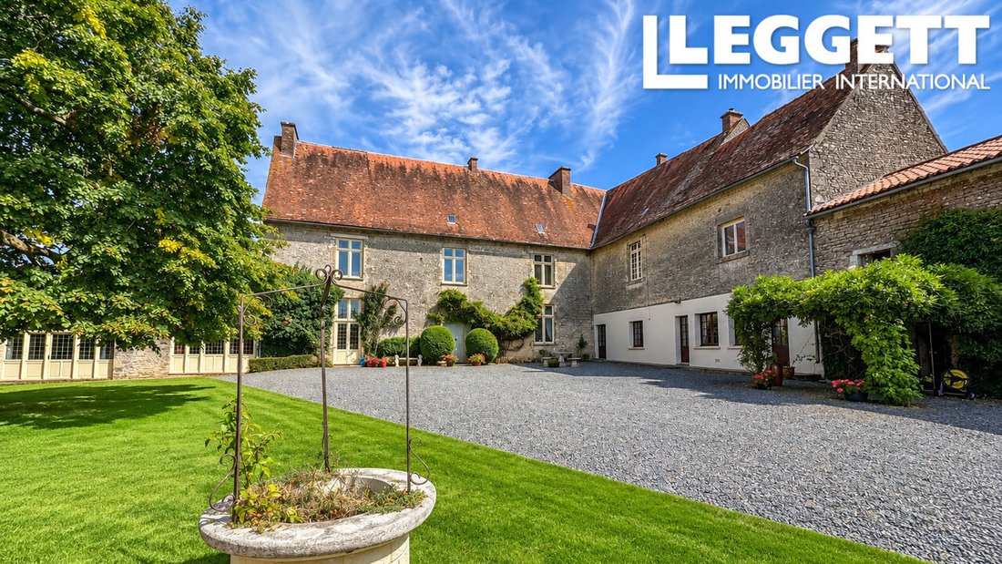 Château à Saint-Hilaire-des-Loges, Pays de la Loire, France 1 - 18730893