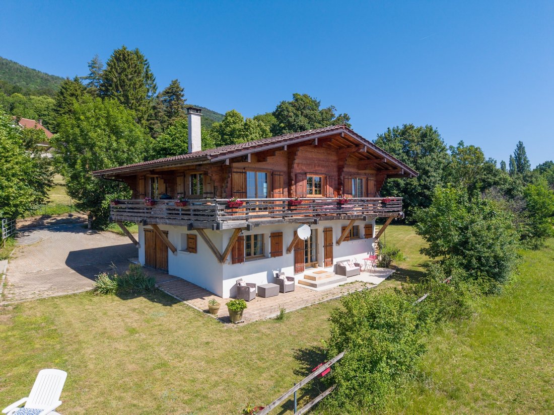 Maison à Divonne-les-Bains, Auvergne-Rhône-Alpes, France 1 - 18736496