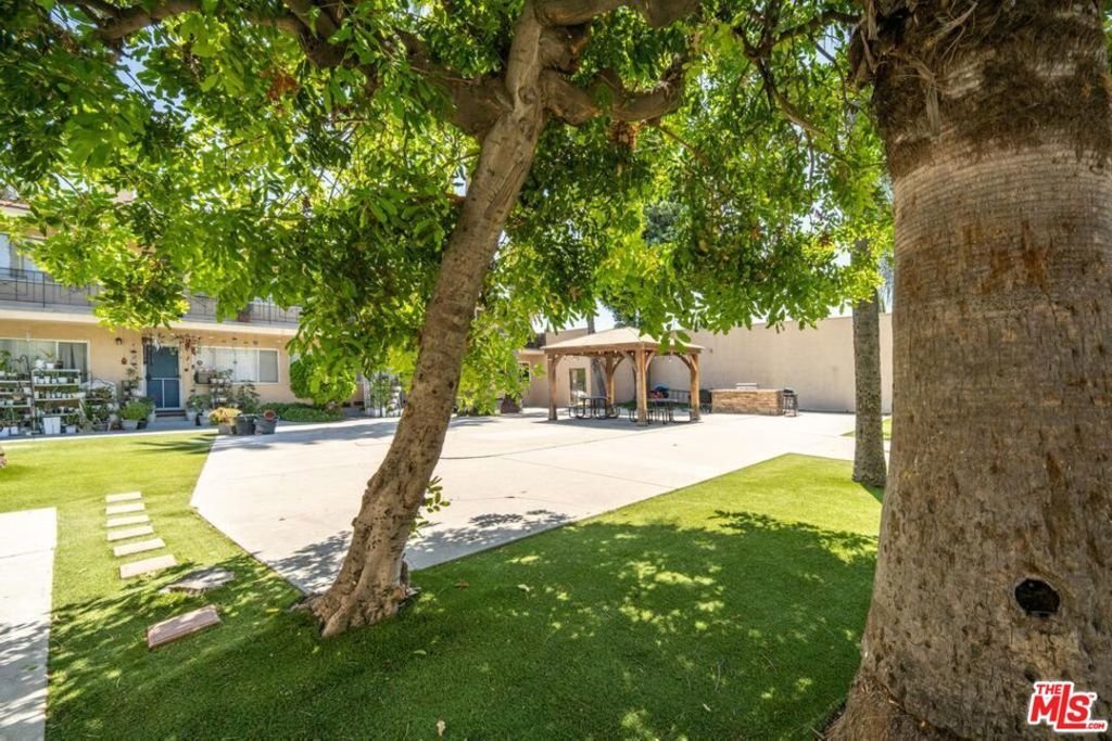 Andere in West Covina, Kalifornien, Vereinigte Staaten 4 - 18736026