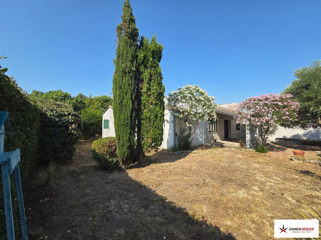 House in Loix, Nouvelle-Aquitaine, France 1 - 18733363