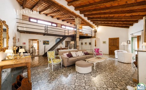 Casa de Campo en Fortiá, Cataluña, España 1