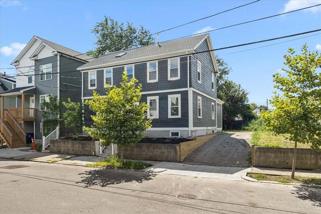 Altro a Cranston, Rhode Island, Stati Uniti 3 - 18734579