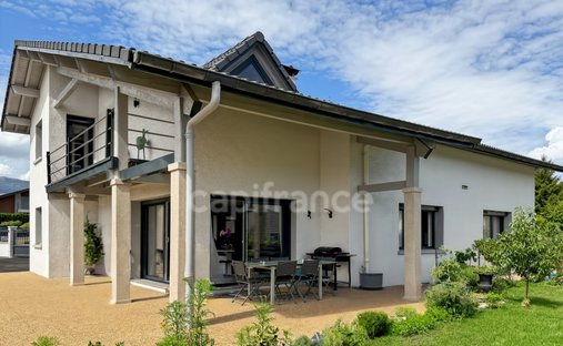 Casa a Prévessin-Moëns, Auvergne-Rodano-Alpi, Francia 1