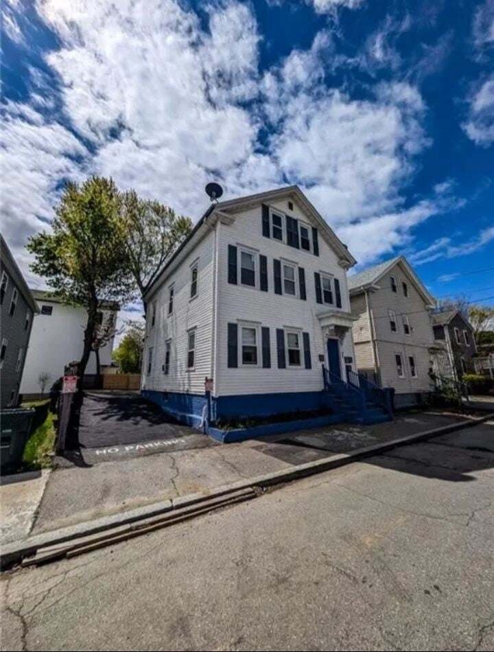 Altro a Cranston, Rhode Island, Stati Uniti 3 - 18734588