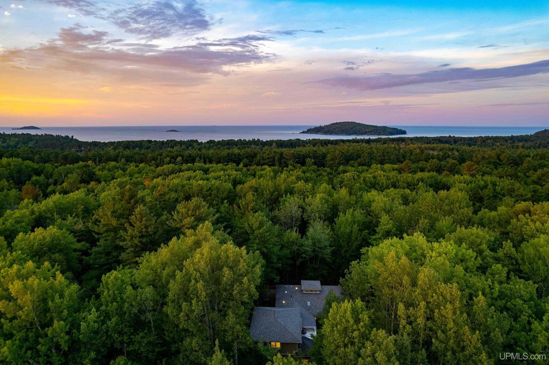Haus in Marquette, Michigan, Vereinigte Staaten 2 - 18726677