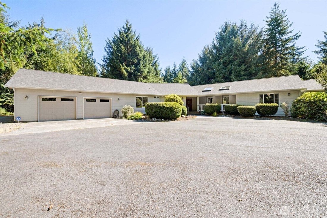 House in Port Angeles, Washington, United States 1 - 18733789