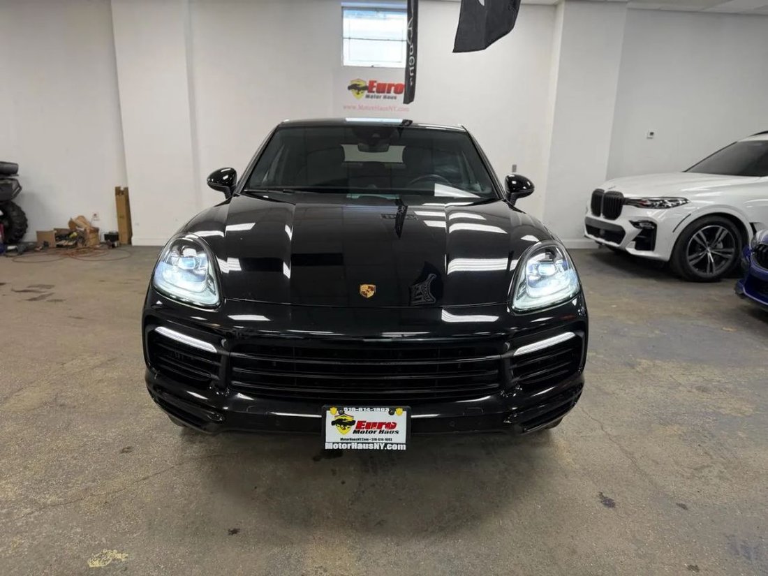 Suv in Great Neck, NY, United States 3 - 18734073