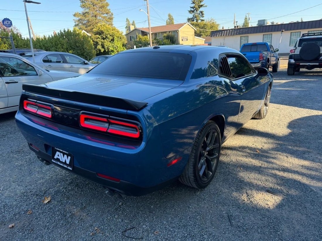 Coupe in Seattle, WA, United States 3 - 18733972