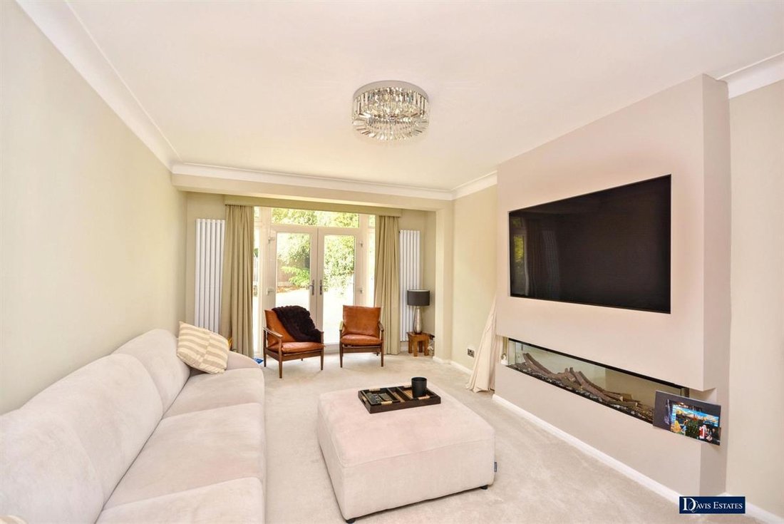 House in Ardleigh Green, Romford, England 2 - 16814595