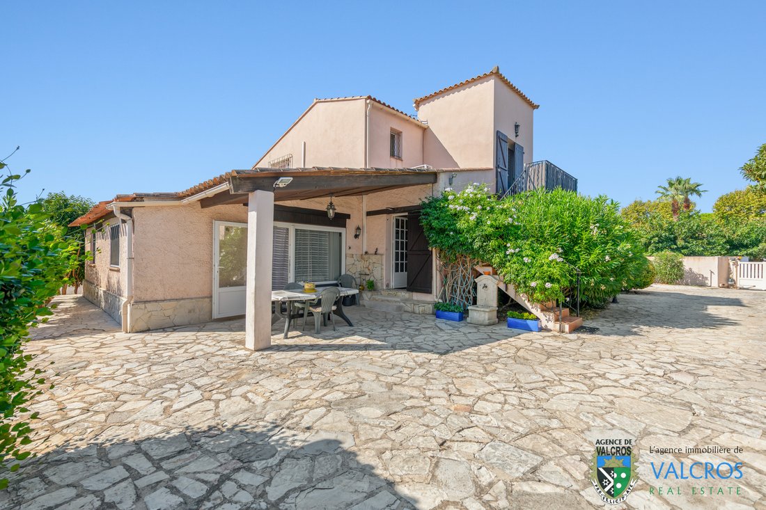 Villa a La Londe-les-Maures, Provenza-Alpi-Costa Azzurra, Francia 3 - 18733401