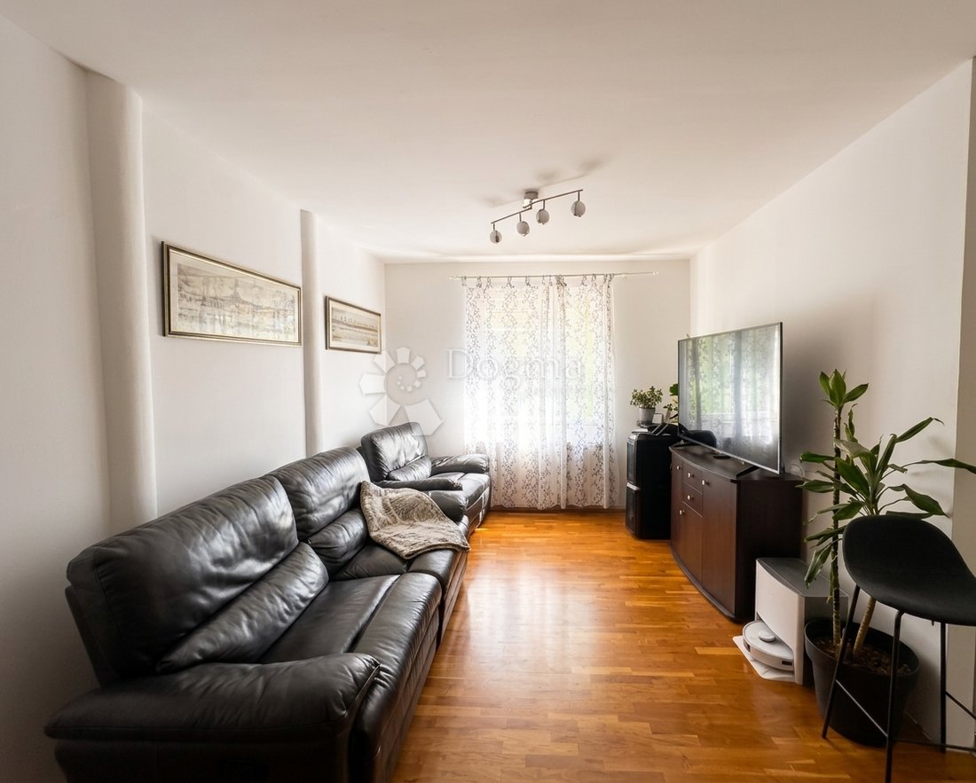 Appartement à Mjesni odbor "Sestinski dol - Vrhovec", Zagreb, Comitat de Zagreb 3 - 18736793