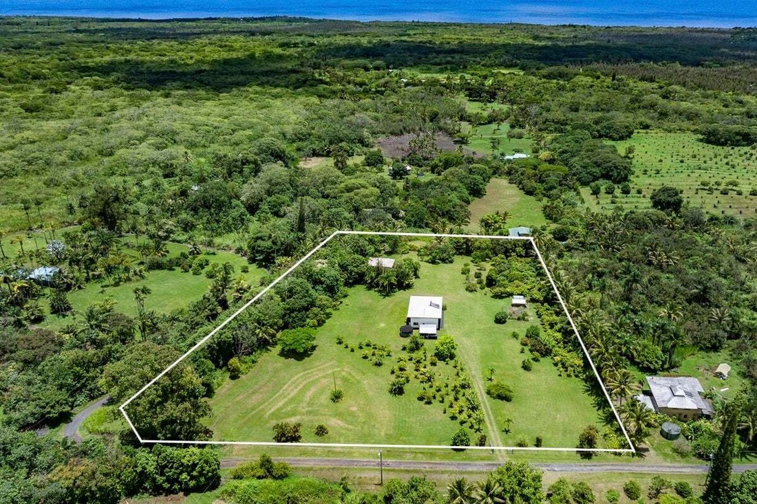 Farm Ranch in Volcano, Hawaii, United States 3 - 18734775