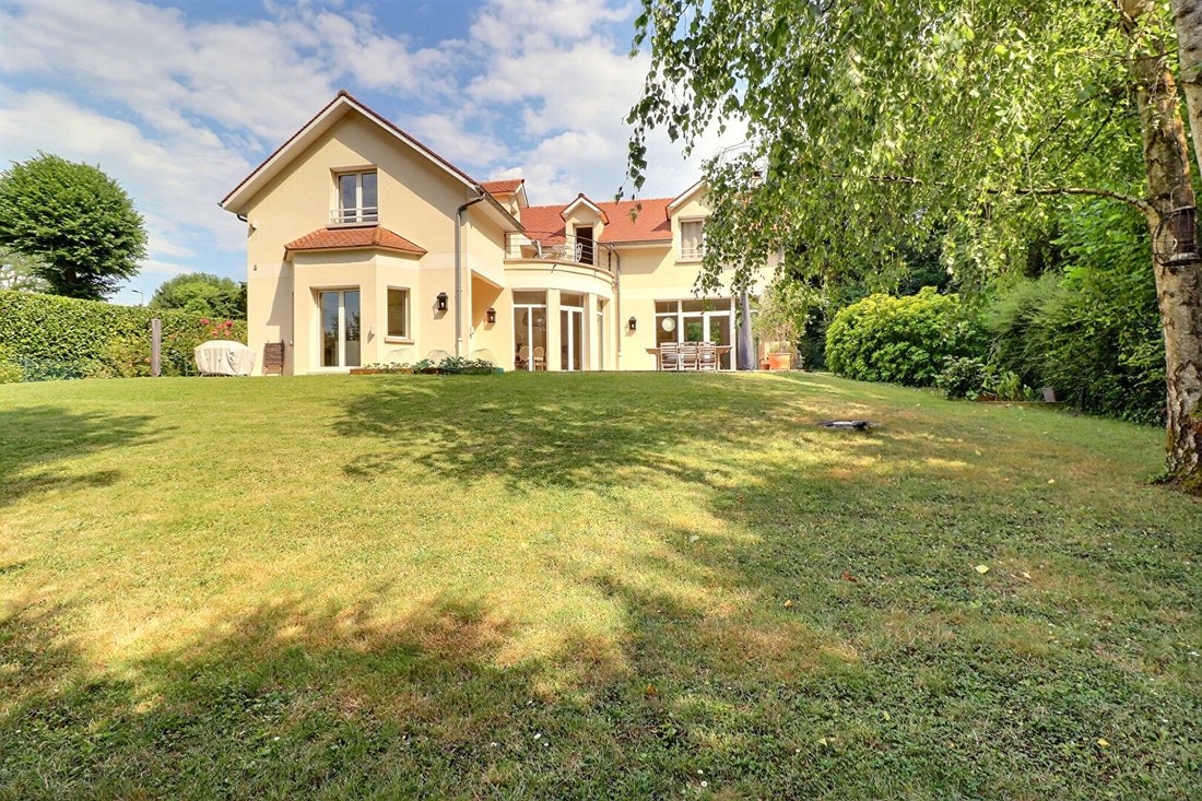 Maison à L'Étang-la-Ville, Île-de-France, France 1 - 18733720