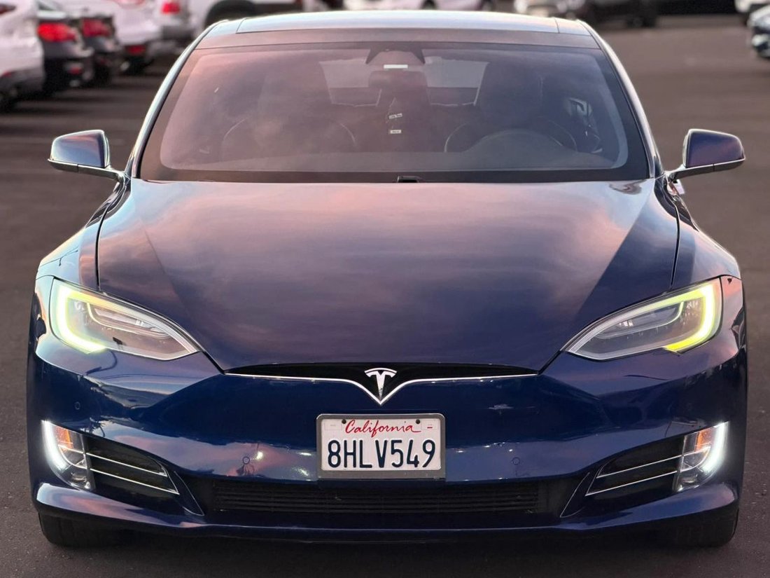 Sedan in Sacramento, CA, United States 5 - 18733891