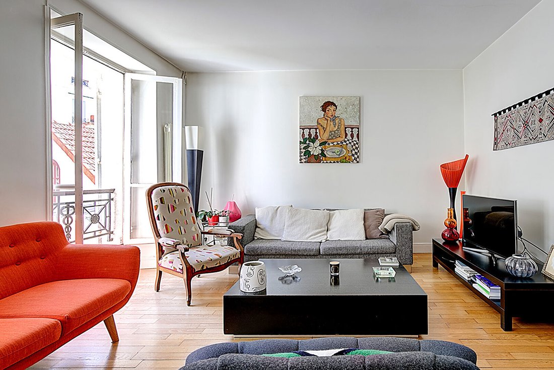 Apartment in Moskowa-Porte Montmartre-Porte de Clignancourt, Paris 18e Arrondissement, Paris 4 - 18737485