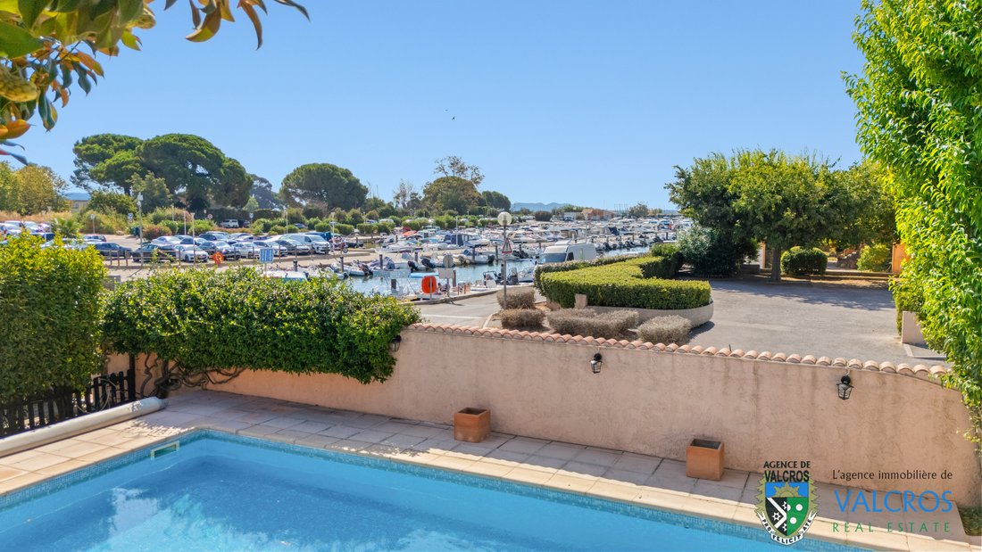 Villa a La Londe-les-Maures, Provenza-Alpi-Costa Azzurra, Francia 4 - 18733401