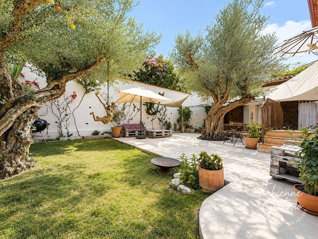Villa en Tolón, Provenza-Alpes-Costa Azul, Francia 1 - 18737448