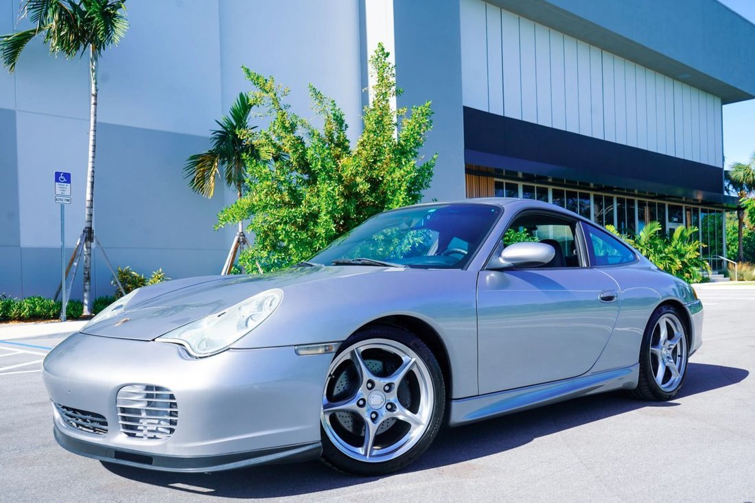 Coupe in Fort Lauderdale, FL, United States 1 - 17008051