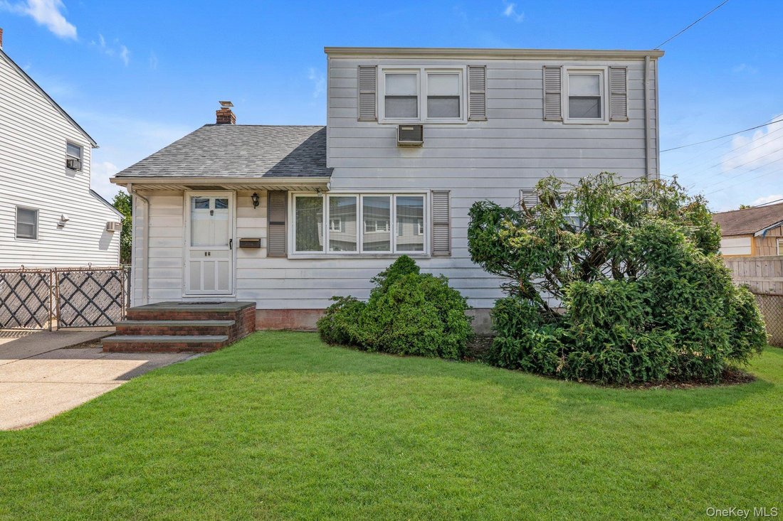 Casa a Hicksville, New York, Stati Uniti 1 - 18736554