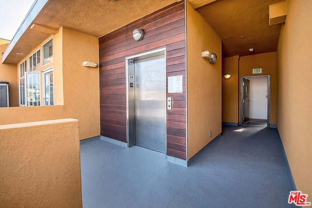 Santa Monica, California, United States 4 - 18731768