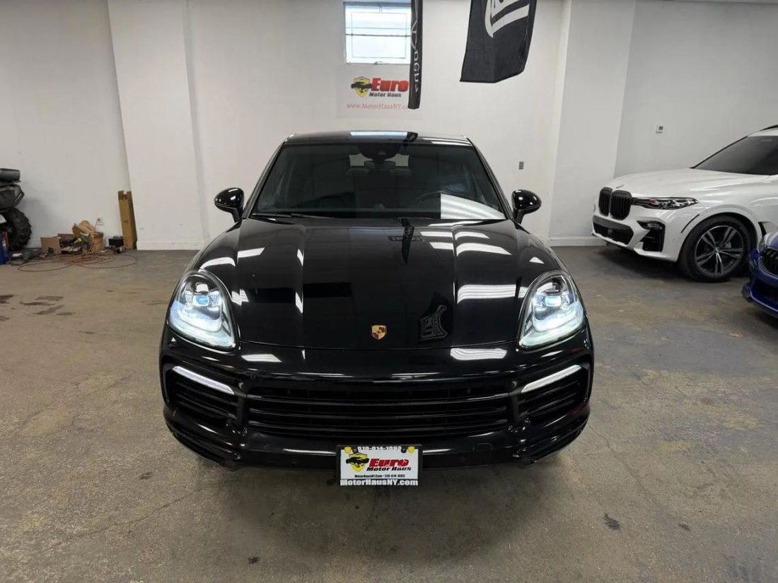 Suv in Great Neck, NY, United States 4 - 18734073