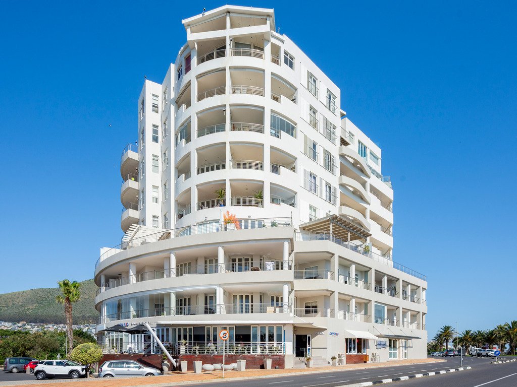Apartment in Mouille Point, Atlantic Seaboard, Cape Town 1 - 18686202