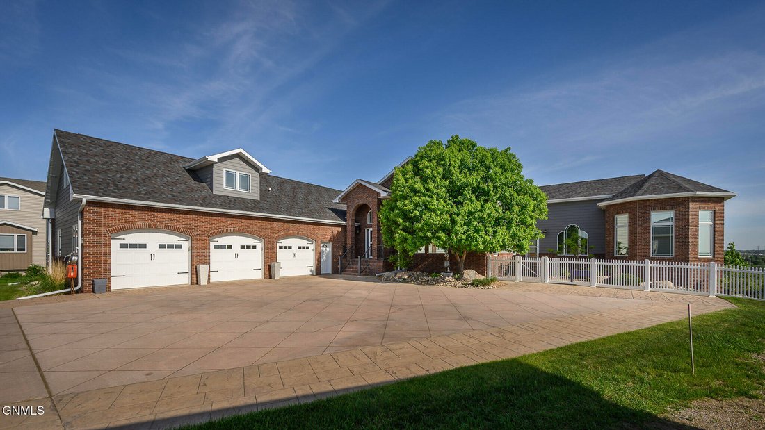 House in Bismarck, North Dakota, United States 5 - 18605784
