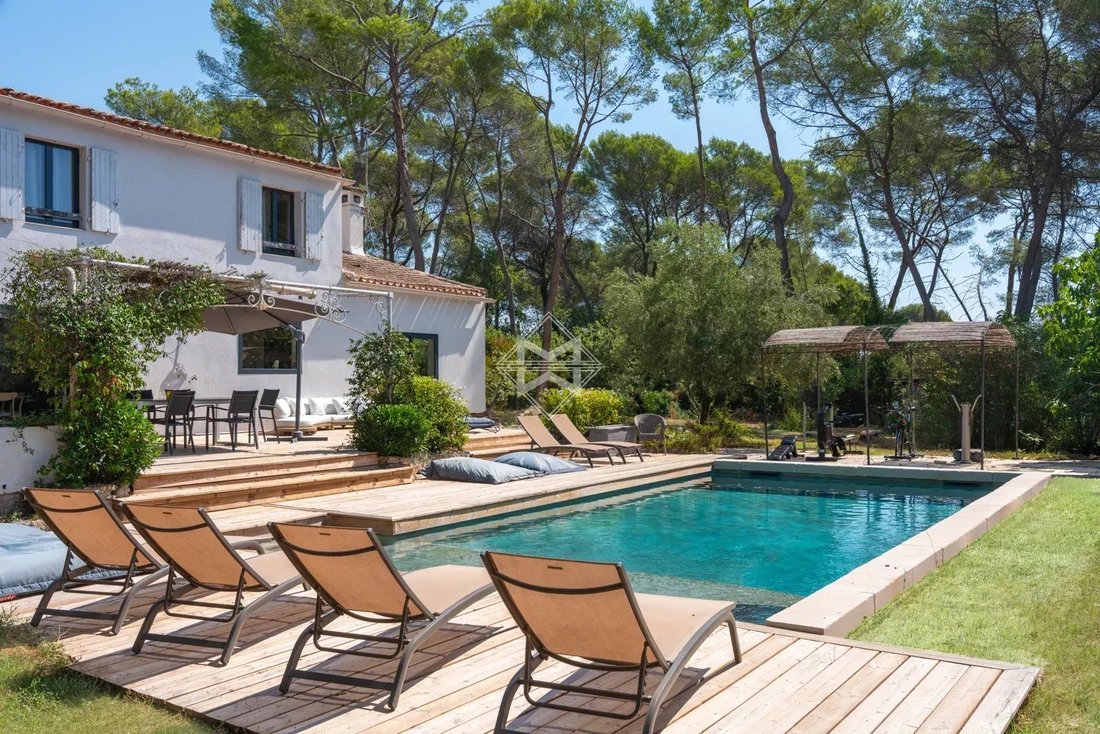 Villa en Mougins, Provenza-Alpes-Costa Azul, Francia 2 - 18733057