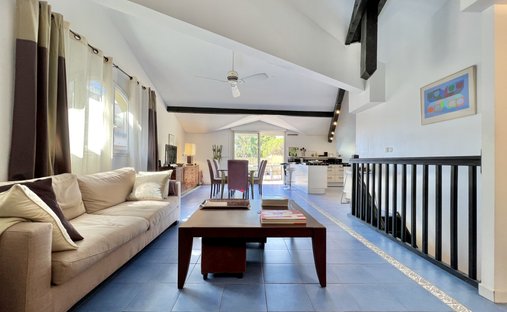 Apartamento en Ville-Les Saquedes-Le Bouillonnet, Sainte-Maxime, Francia 1