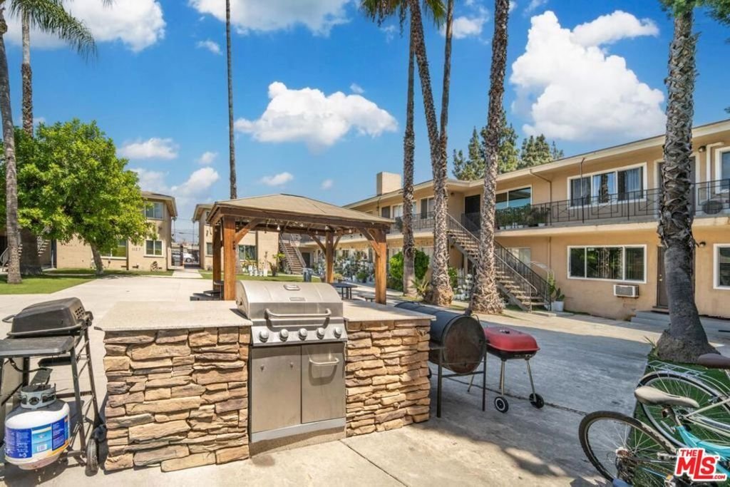 Andere in West Covina, Kalifornien, Vereinigte Staaten 5 - 18736026