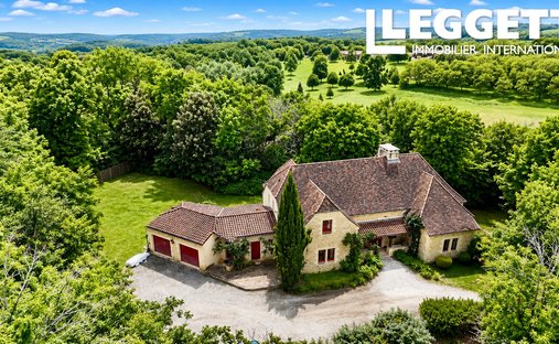 Villa in Saint-Crépin-et-Carlucet, Nouvelle-Aquitaine, France 1