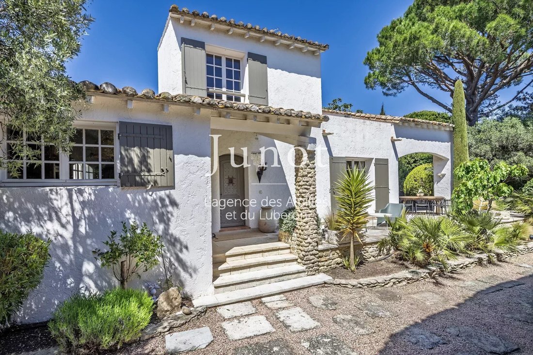 House in Paradou, Provence-Alpes-Côte d'Azur, France 1 - 18733638