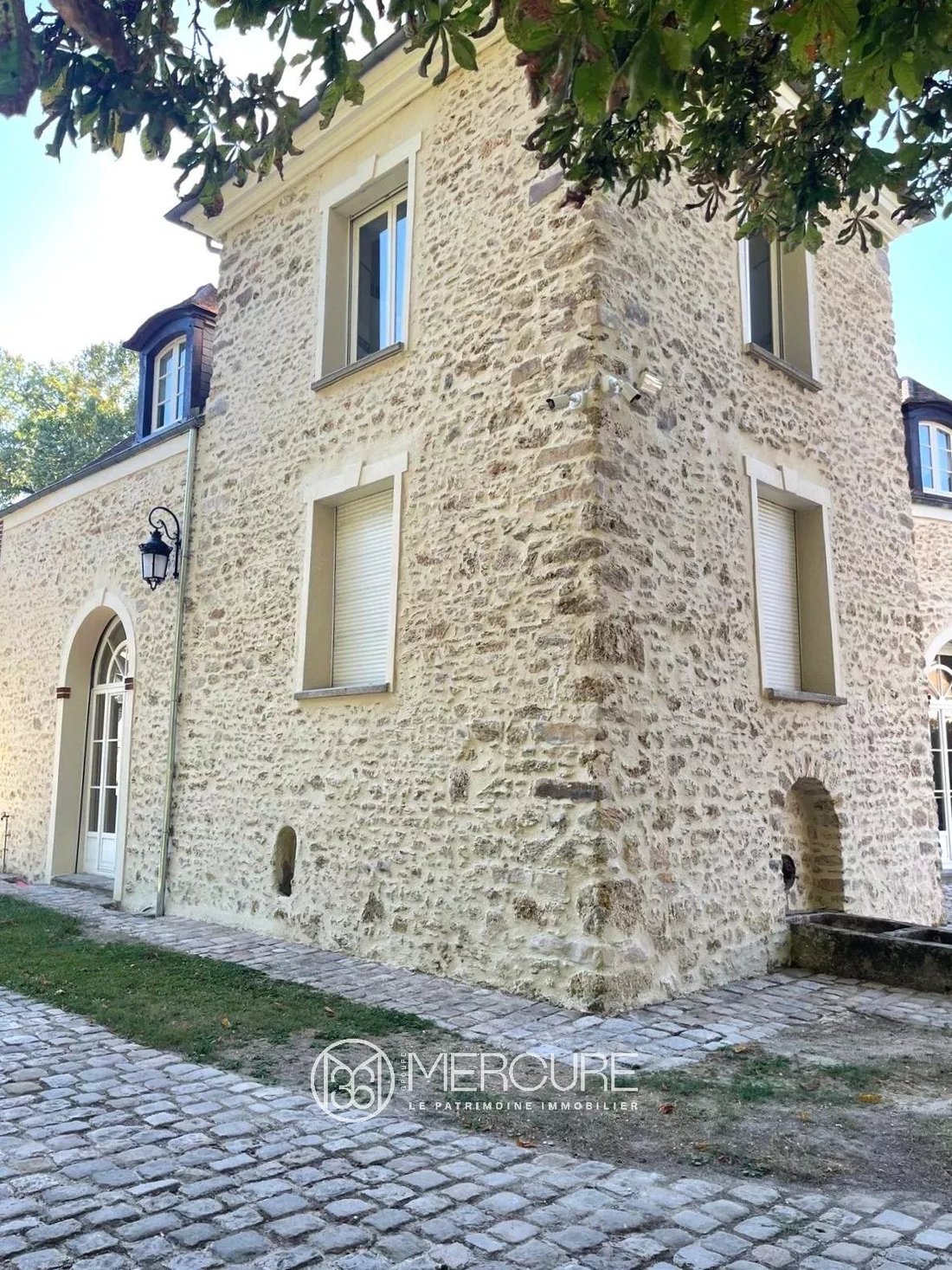 Estate in Longpont-sur-Orge, Ile-de-France, France 4 - 16608239