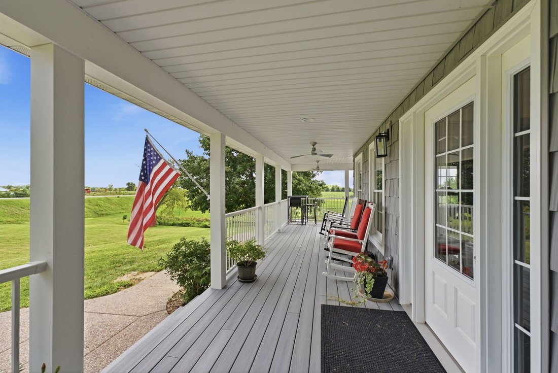 House in Blue Grass, Iowa, United States 4 - 18732625