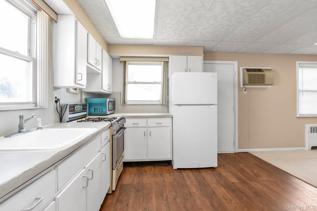 Casa a Hicksville, New York, Stati Uniti 4 - 18736554