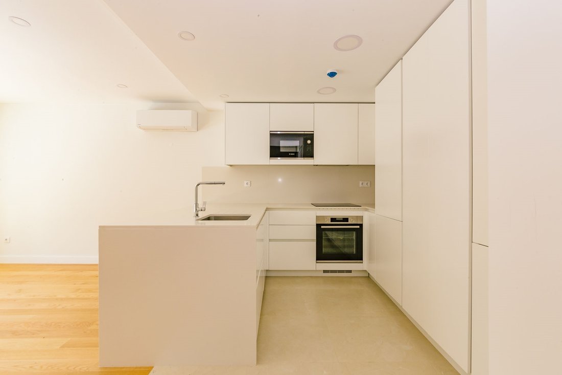 Apartment in Sao Domingos de Benfica, Lisbon, Portugal 3 - 18731915
