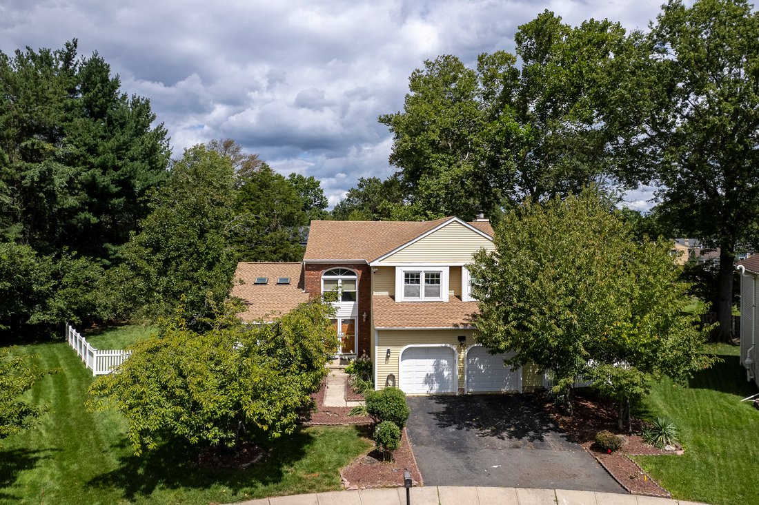 House in North Brunswick Township, New Jersey, United States 4 - 18734136