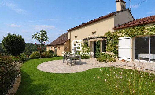 House in Issac, Nouvelle-Aquitaine, France 1