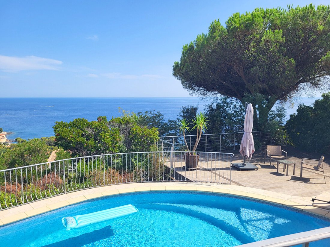 Villa in Les Issambres, Roquebrune-sur-Argens, France 3 - 18737445
